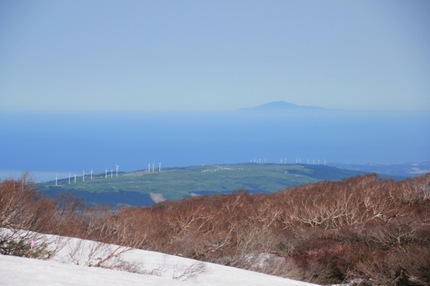 海に浮かぶ男鹿